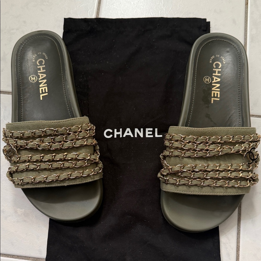 CHANEL Olive Green Chain-Trim Slide Sandals